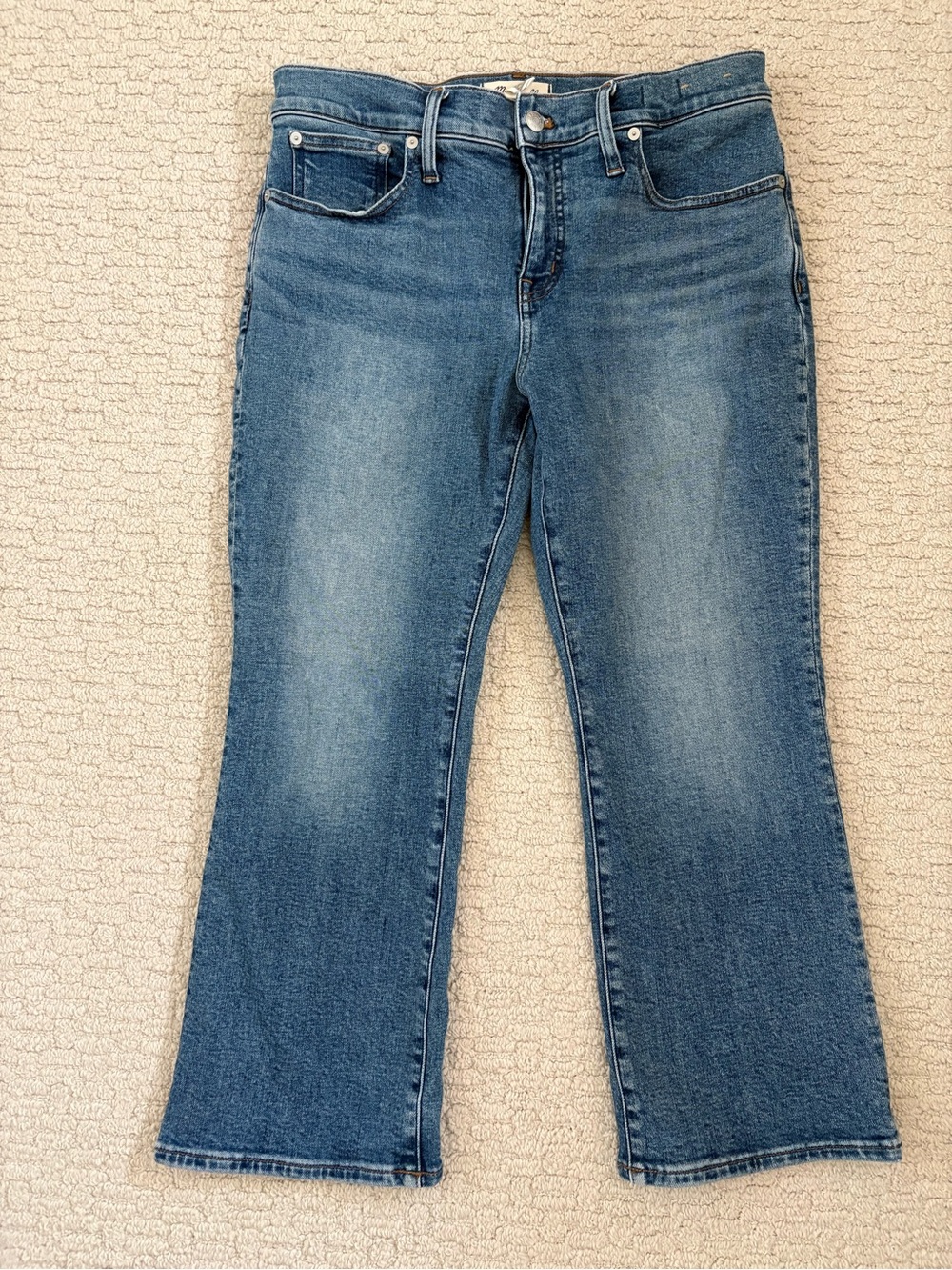 Madewell Mid Rise Kick Out size 30P